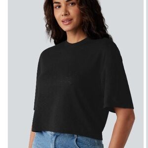 HALARA Black Cropped Crewneck Tee